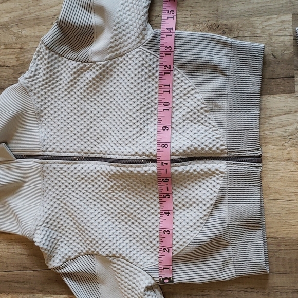 LADIES SPORTS ZIPPER FRONT CROPPED JACKET AND LEGGINGS Sz LARGE - Picture 6 of 15